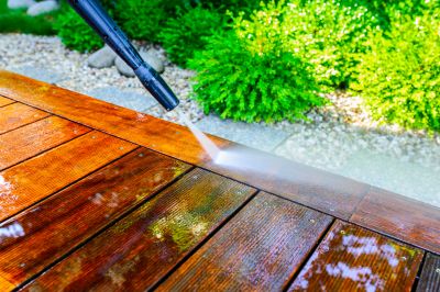 Deck Cleaning And Sealing
